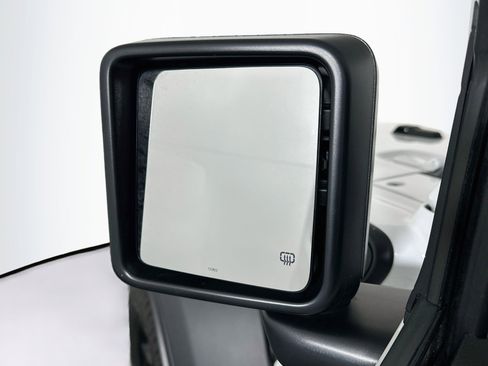 Used 2023 Jeep Wrangler Unlimited w/ Cold Weather Group AWD/4WD image 16