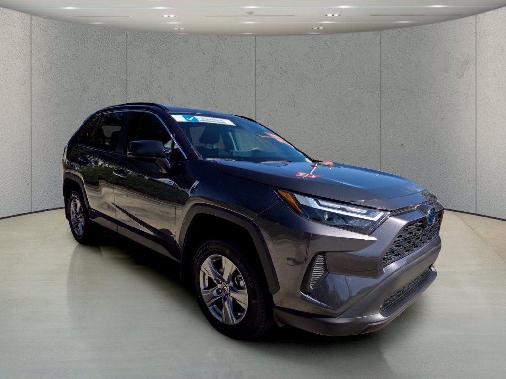 Used 2024 Toyota RAV4 LE AWD/4WD image 7