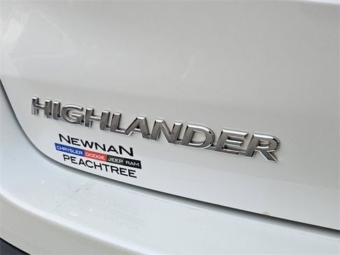 Used 2019 Toyota Highlander XLE image 31