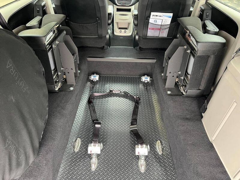 Used 2018 Dodge Grand Caravan SE w/ UConnect Hands-Free Group FWD image 38