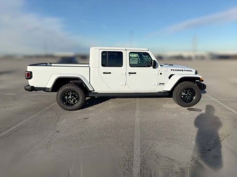 New 2026 Jeep Gladiator Sport image 14