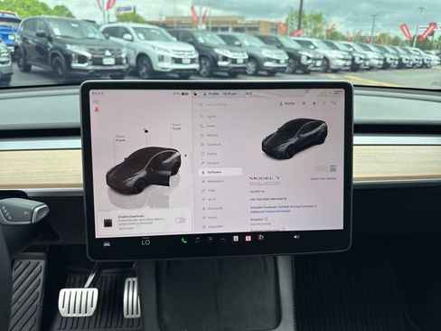 Used 2022 Tesla Model Y Performance AWD/4WD image 24