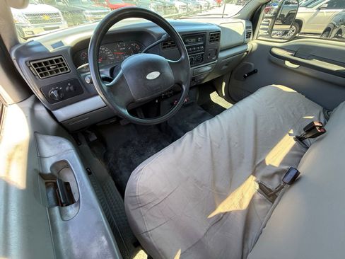 Used 2003 Ford F450 2WD Regular Cab Super Duty image 10