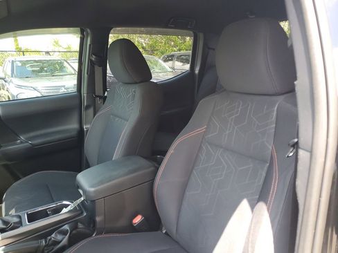 Used 2017 Toyota Tacoma TRD Sport w/ Tow Package RWD image 20