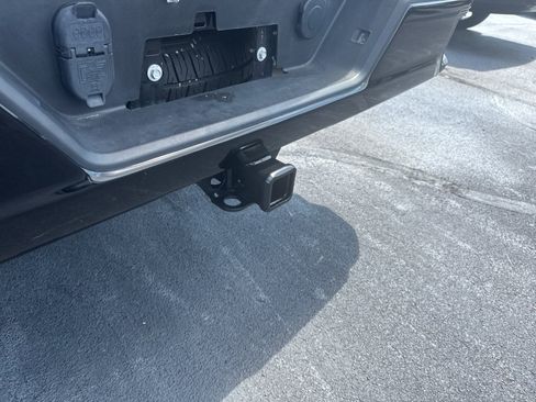 Used 2023 Chevrolet Silverado 1500 Custom AWD/4WD image 7