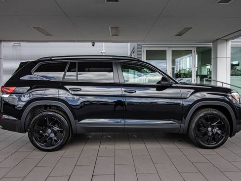 New 2026 Volkswagen Atlas SE FWD image 3