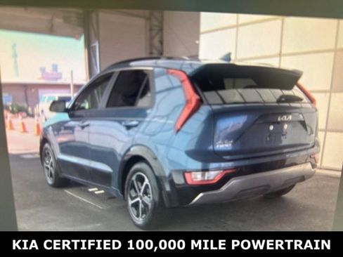 Certified 2025 Kia Niro SX image 3