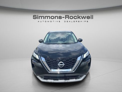 Used 2023 Nissan Rogue S image 2