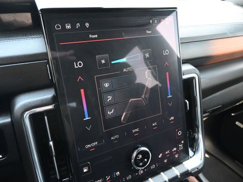 Used 2025 GMC Yukon Denali image 22