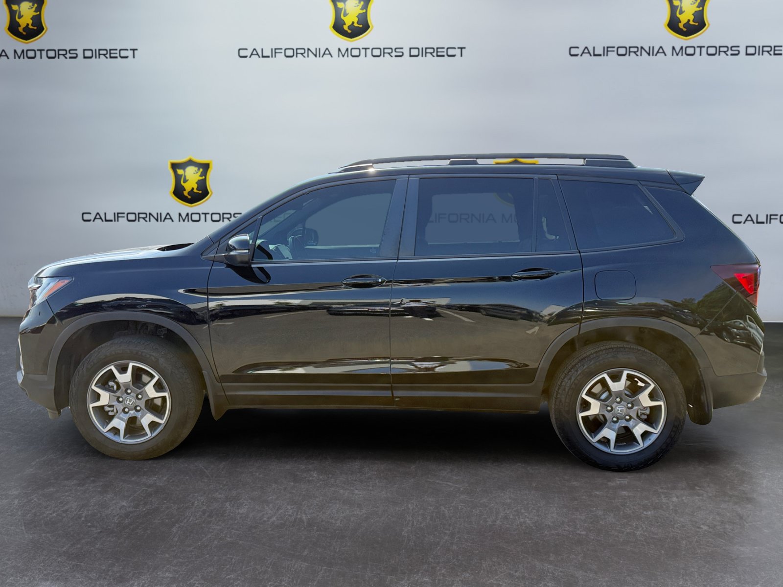 Used 2023 Honda Passport TrailSport image 2