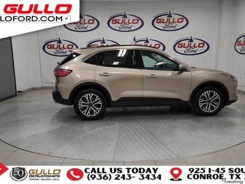 Used 2020 Ford Escape SEL image 9