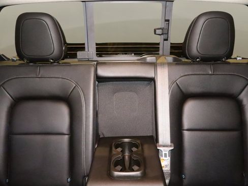 Used 2022 Chevrolet Colorado Z71 w/ Z71 Midnight Edition image 17