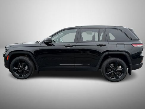 Used 2022 Jeep Grand Cherokee Altitude image 6