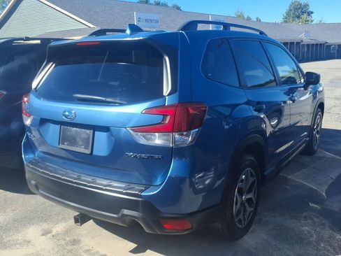 Used 2020 Subaru Forester Premium AWD/4WD image 4