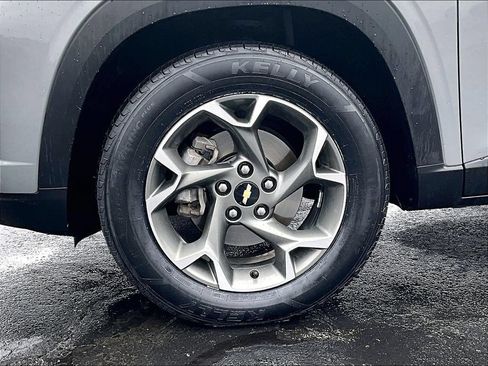 Used 2024 Chevrolet Trax LT w/ Driver Confidence Package FWD image 7