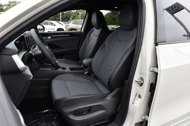New 2026 Volkswagen Tiguan SE R-Line AWD/4WD image 19