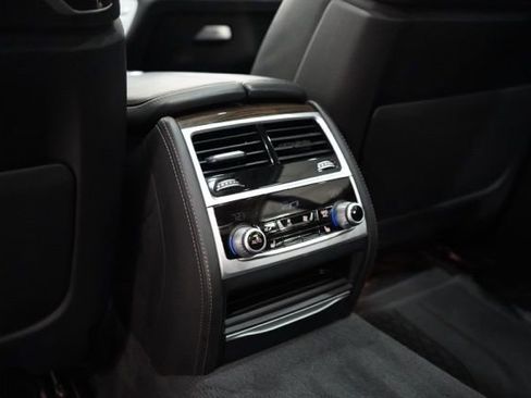 Used 2020 BMW 745e xDrive image 31