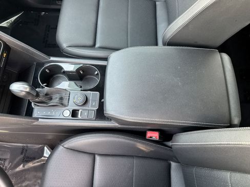 Used 2023 Volkswagen Atlas SEL AWD/4WD image 34