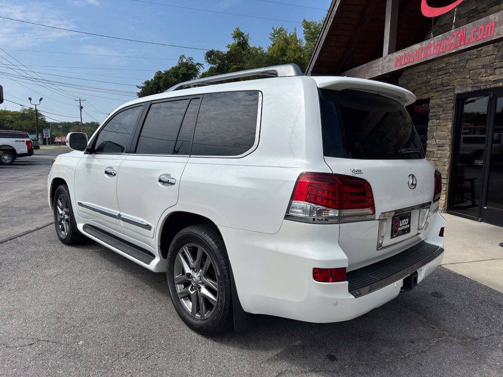Used 2013 Lexus LX 570 4WD image 3