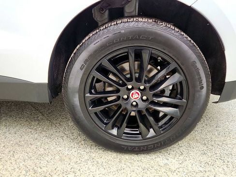 Used 2018 Jaguar F-PACE Prestige image 9