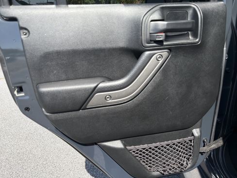 Used 2018 Jeep Wrangler Unlimited Sport S AWD/4WD image 26