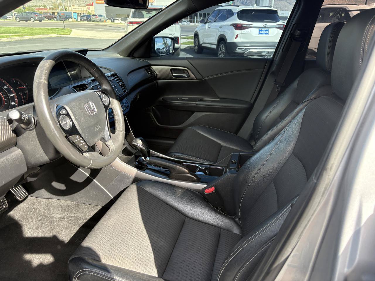 Used 2017 Honda Accord Sport image 8