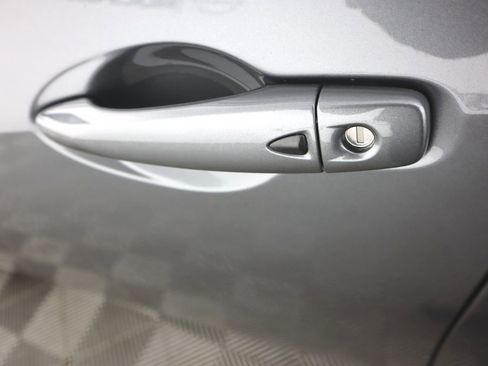 Certified 2025 Nissan Versa SR w/ Trunk Package image 29