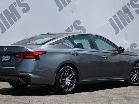 Used 2022 Nissan Altima 2.5 SR FWD image 5