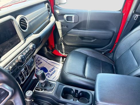 Used 2022 Jeep Wrangler Unlimited Sahara w/ Cold Weather Group image 25