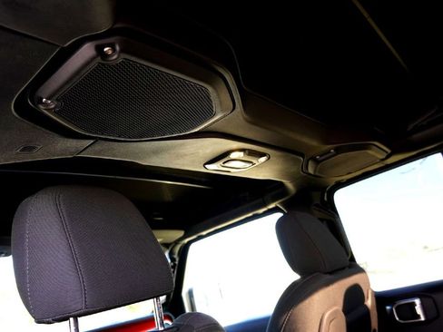 Used 2022 Jeep Gladiator Rubicon w/ Safety Group image 36