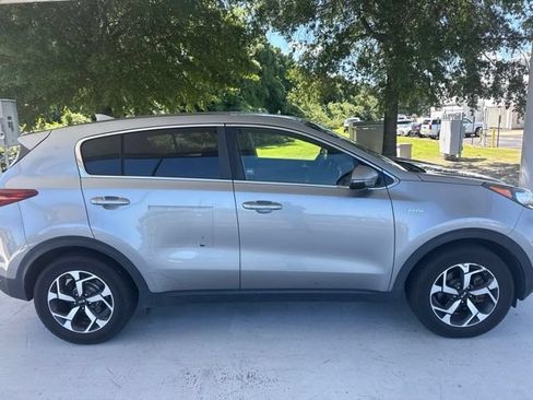 Used 2020 Kia Sportage LX w/ LX Popular Package AWD/4WD image 2