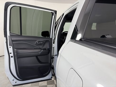 Used 2025 Honda Ridgeline TrailSport image 12