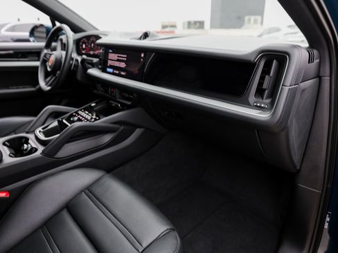 Certified 2024 Porsche Cayenne S image 28