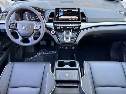 New 2026 Honda Odyssey Touring image 15
