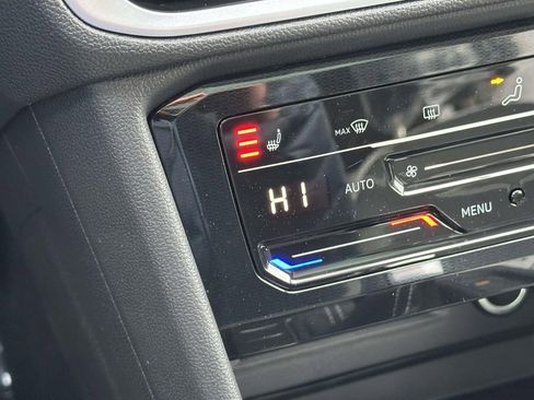 New 2026 Volkswagen Taos SE image 23