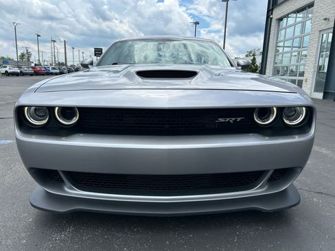Used 2016 Dodge Challenger SRT Hellcat RWD image 10
