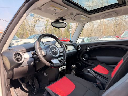 Used 2010 MINI Cooper Hardtop image 11
