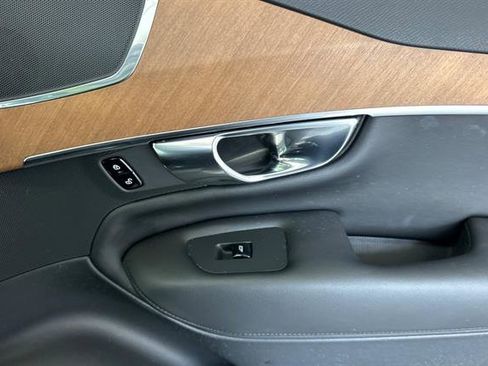 Certified 2023 Volvo XC90 T8 Plus image 19