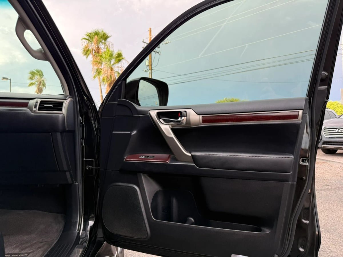 Used 2014 Lexus GX 460 w/ Premium Package AWD/4WD image 33