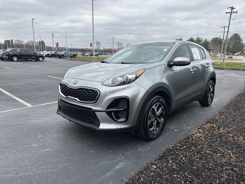 Used 2022 Kia Sportage LX image 4