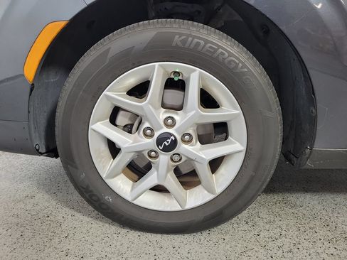 Used 2023 Kia Soul S FWD image 9