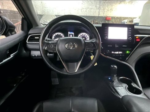 Used 2023 Toyota Camry SE image 7