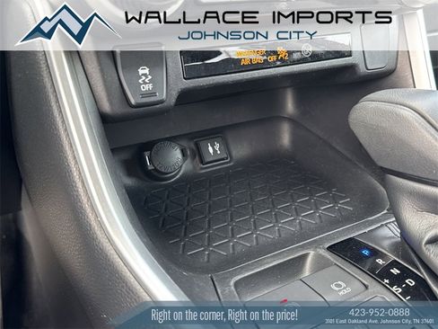 Used 2019 Toyota RAV4 XLE image 28