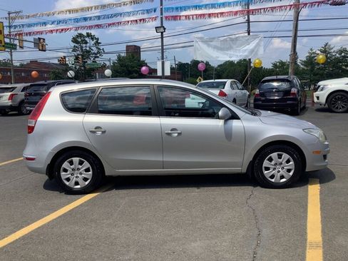 Used 2011 Hyundai Elantra GLS FWD image 8