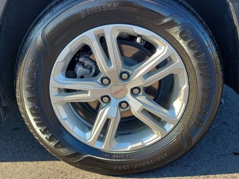 Used 2022 GMC Terrain SLE FWD image 12