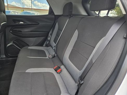 Used 2025 Chevrolet TrailBlazer LT AWD/4WD image 27