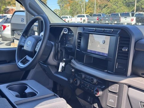 Used 2024 Ford F250 XLT image 23