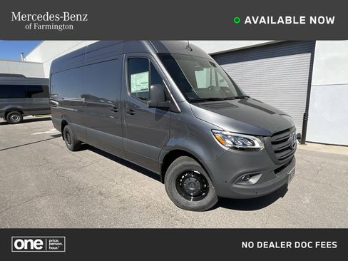 Used 2025 Mercedes-Benz Sprinter 2500 image 1