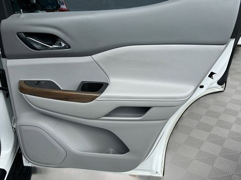 Used 2018 GMC Acadia SLE w/ Driver Alert Package I image 32