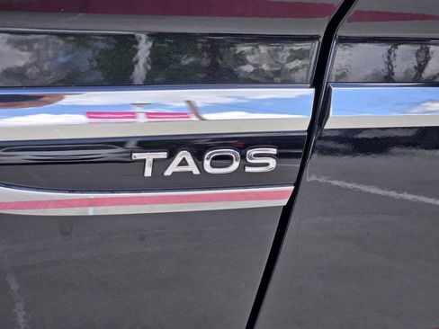 Used 2023 Volkswagen Taos SE image 11